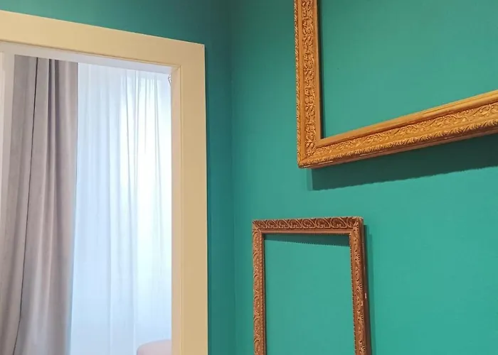 The Magic Door Apartment Rom