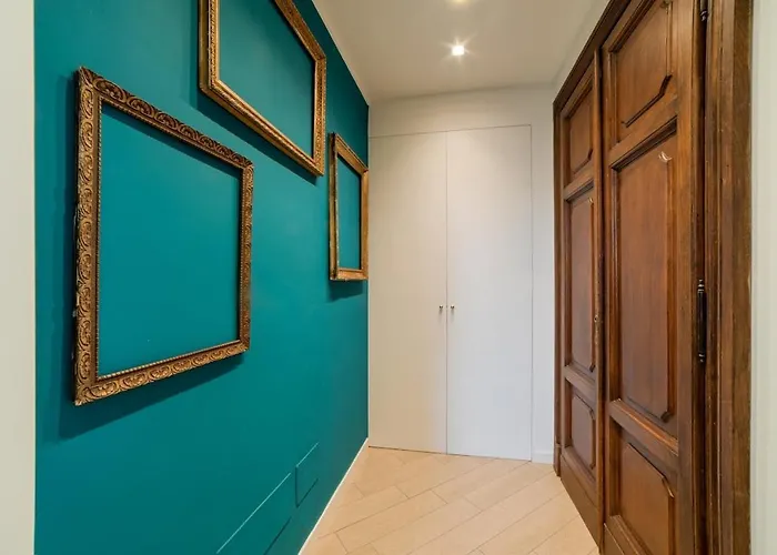 The Magic Door Apartment *